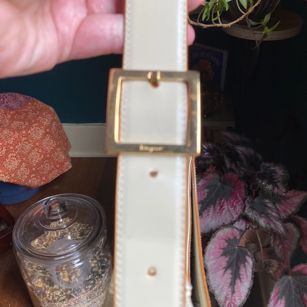 Salvatore Ferragamo cream leather handbag. - Picture 8 of 11